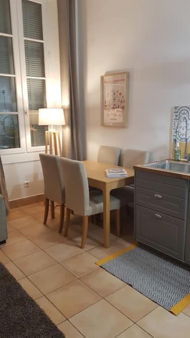 Superbe 2 Pieces Avec Grande Terrasse, Classe *** Marseille Bagian luar foto